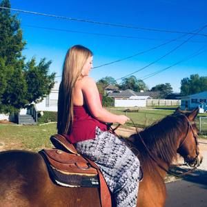 Meet your Posher, Tiffany